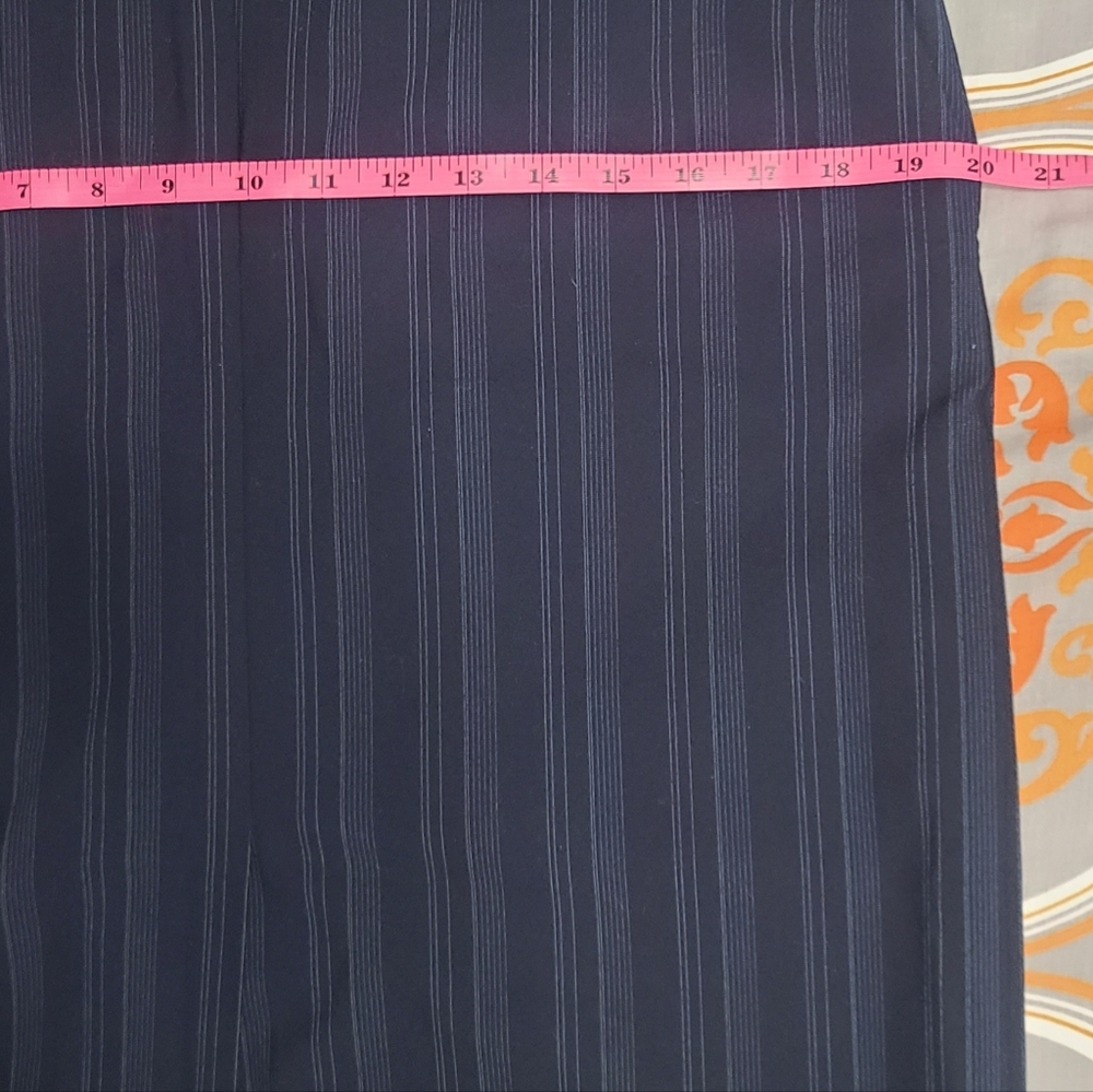 Isaac Mizrahi Pinstripe‎ Career Pencil Skirt Size 12 - fits like size 10 - Picture 6 of 8